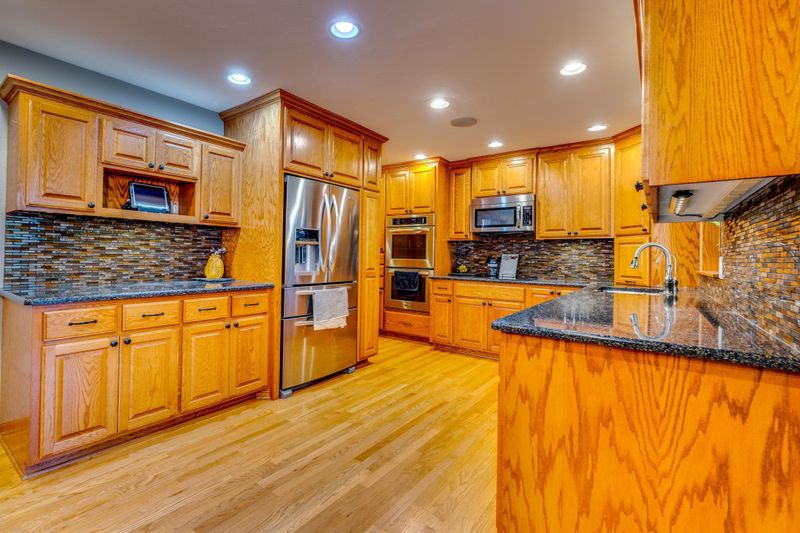 403 Columbus Ave S, New Prague, MN 56071