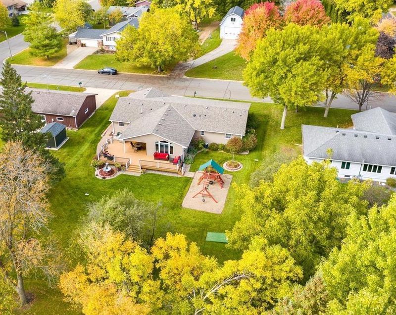 403 Columbus Ave S, New Prague, MN 56071
