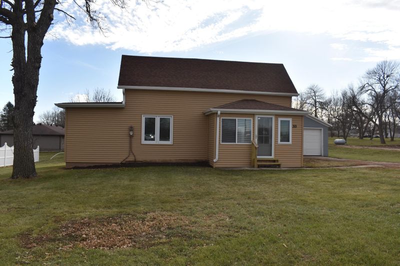 301 E 6th St, Adrian, MN 56110