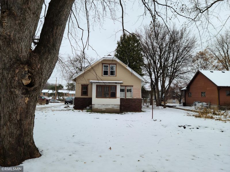 1878 County Road E E, White Bear Lake, MN 55110