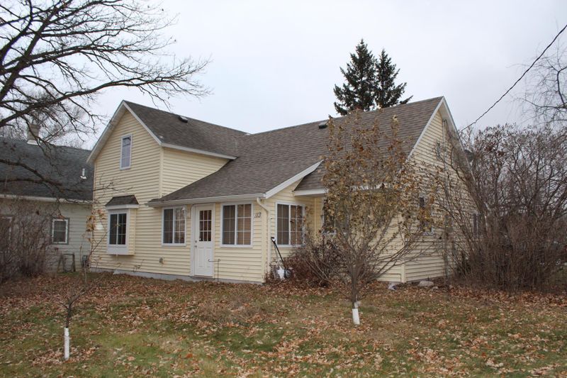 113 Main St NW, Menahga, MN 56464