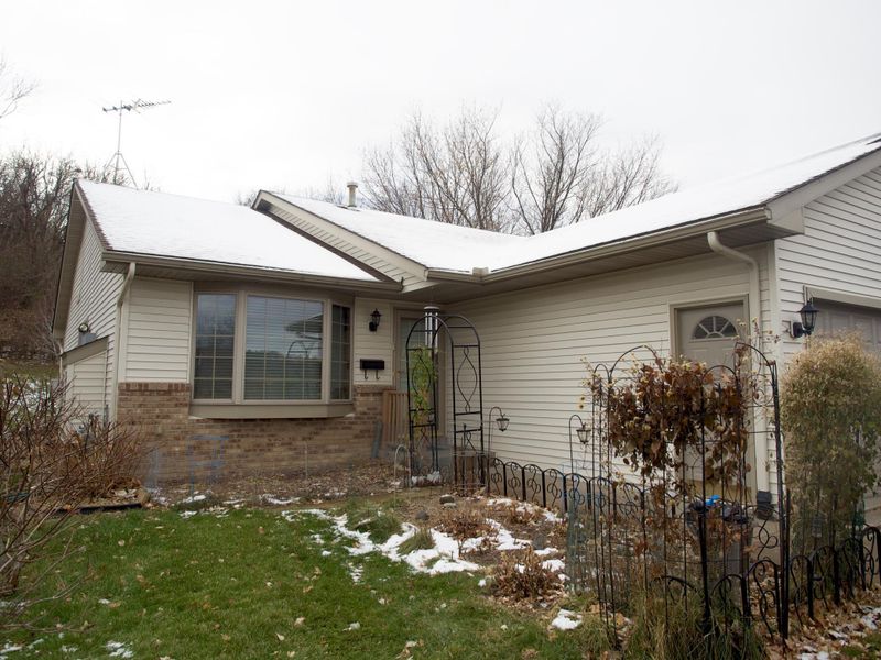 456 Parkview Ln, River Falls, WI 54022