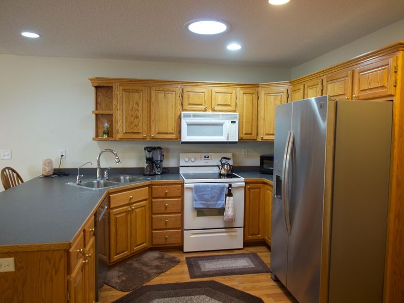 456 Parkview Ln, River Falls, WI 54022
