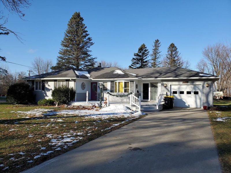 240 Main St, Walnut Grove, MN 56180
