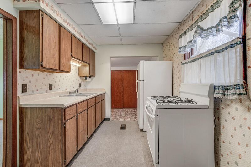 417 N 4th St, River Falls, WI 54022