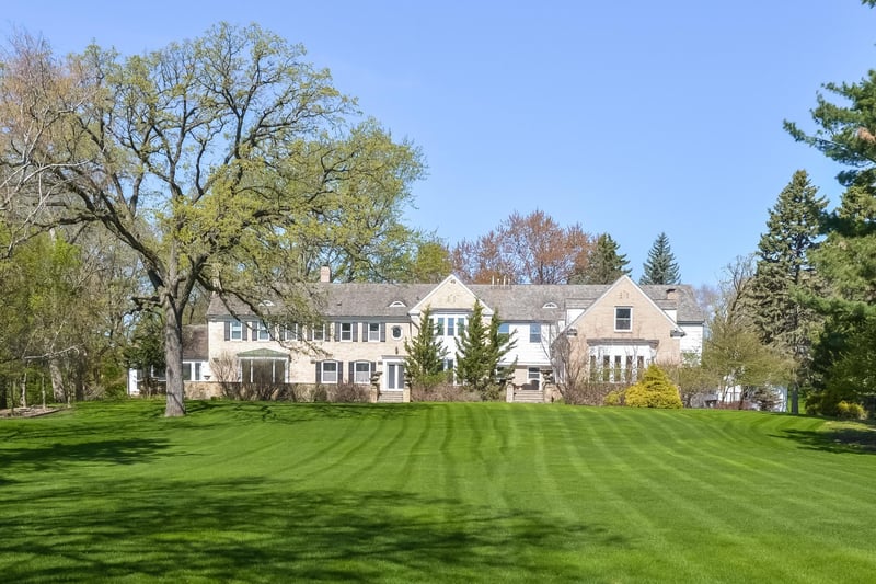 1590 Edgcumbe Rd, Saint Paul, MN 55116