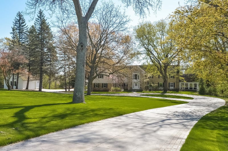 1590 Edgcumbe Rd, Saint Paul, MN 55116