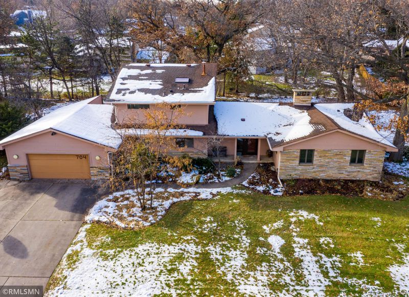 704 Forest Dale Rd, New Brighton, MN 55112
