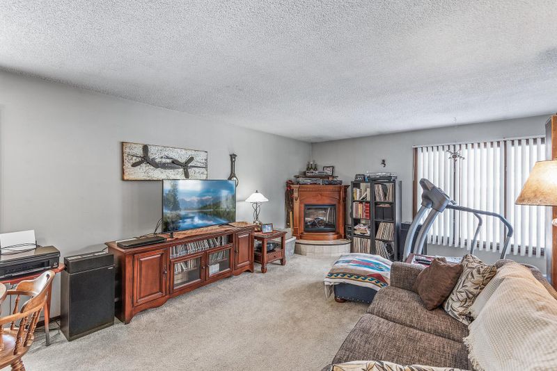 1163 County Road B W, Roseville, MN 55113