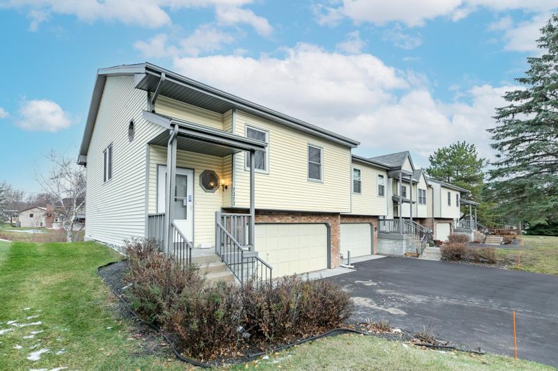 7272 Bren Ln, Eden Prairie, MN 55346