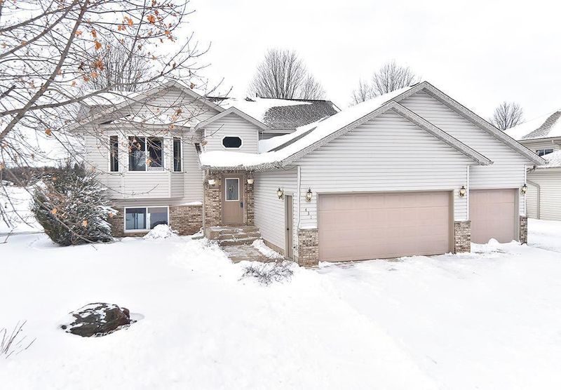 431 4th St SE, Medford, MN 55049