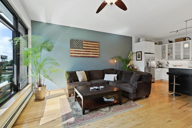 1120 S 2nd St #412, Minneapolis, MN 55415