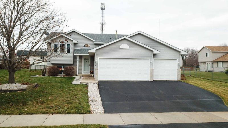 619 Weaver Blvd, Anoka, MN 55303