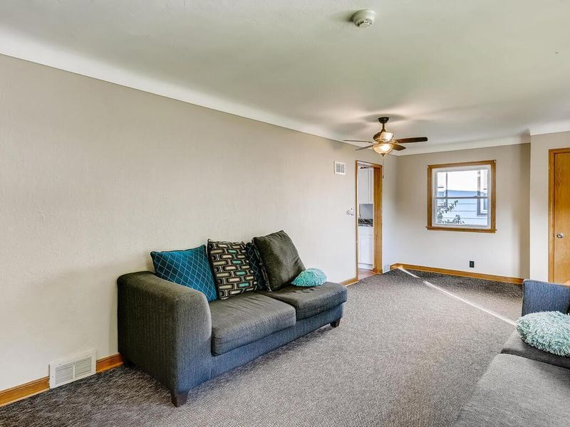 1573 Nevada Ave E, Saint Paul, MN 55106