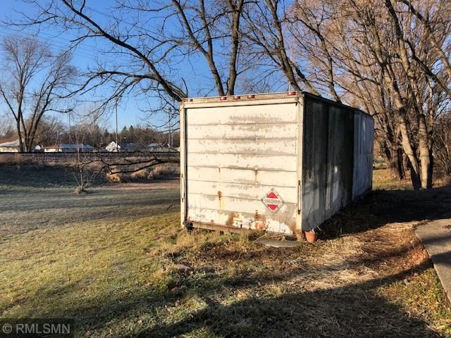416 7th St SE, Waseca, MN 56093