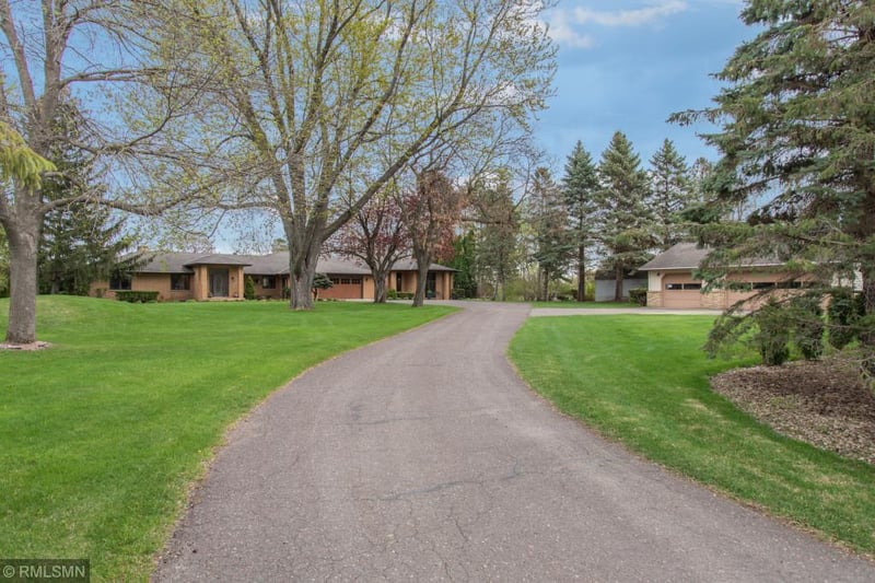30855 Minnesota Ave, Lindstrom, MN 55045
