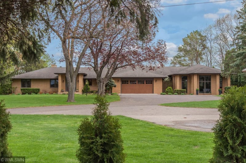 30855 Minnesota Ave, Lindstrom, MN 55045