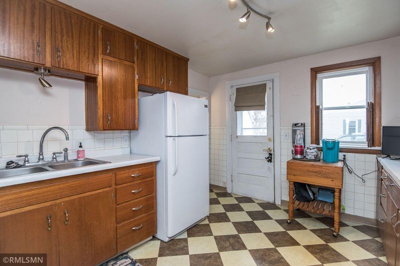 105 3rd St NW, Stewartville, MN 55976