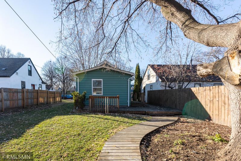 5633 35th Ave S, Minneapolis, MN 55417