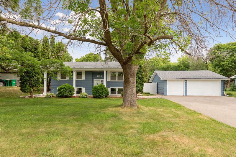 4424 W 84th St, Bloomington, MN 55437