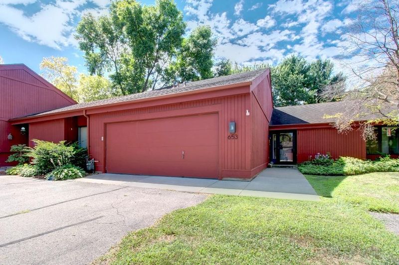 653 Lincoln St N, Northfield, MN 55057