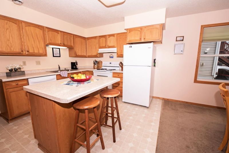704 Jimmy Carter Pl, Winona, MN 55987