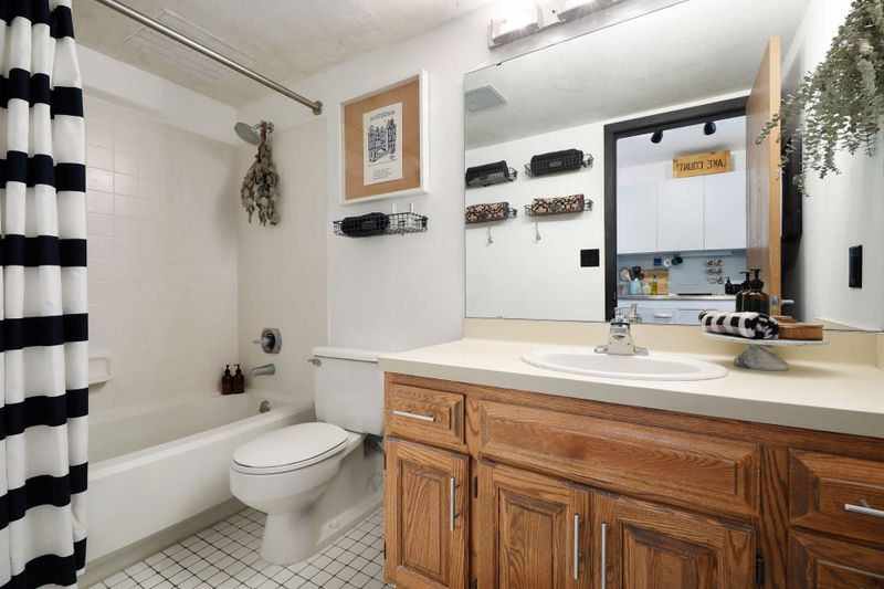 20 2nd St NE #P405, Minneapolis, MN 55413