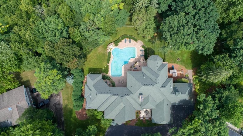 8206 Oakmere Rd, Bloomington, MN 55438