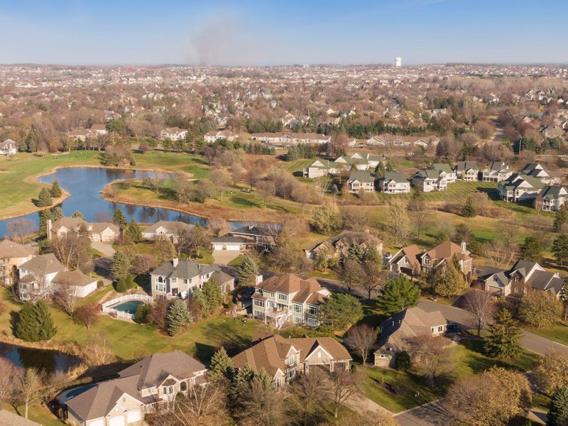9680 Wellington Ct, Woodbury, MN 55125