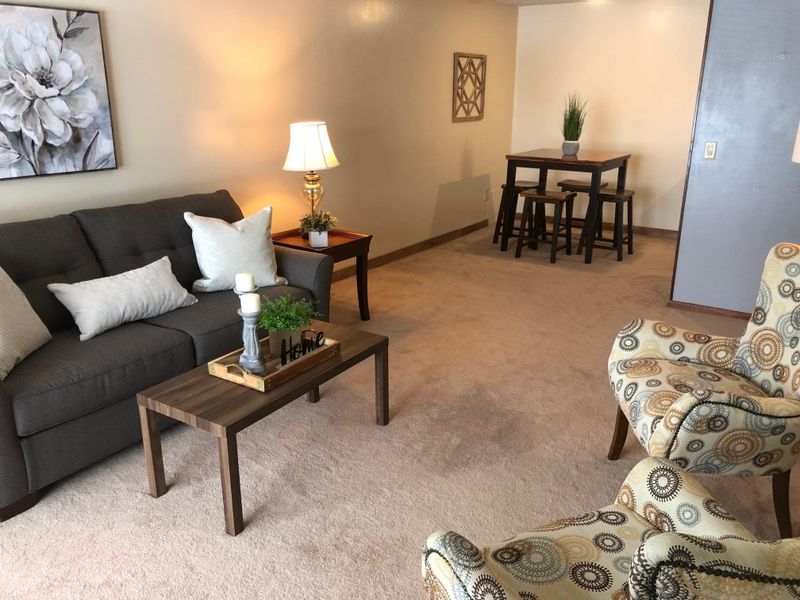 3431 Kent St #807, Shoreview, MN 55126