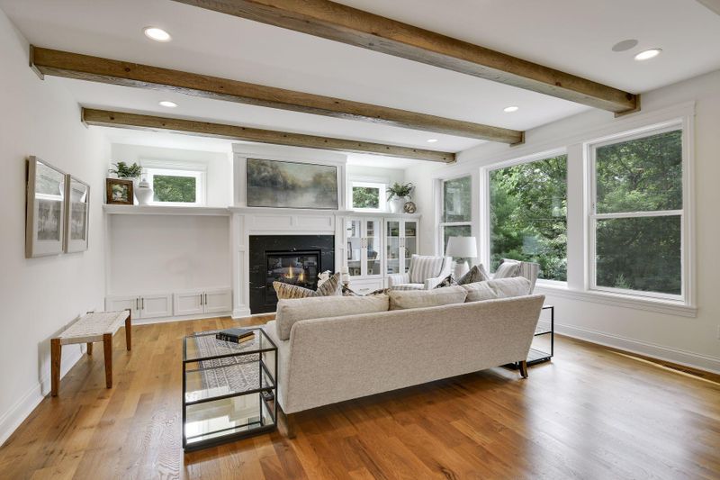6021 Saxony Rd, Edina, MN 55436