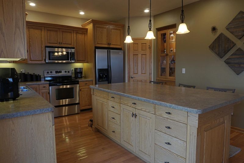 5529 195th Ave NE, New London, MN 56273