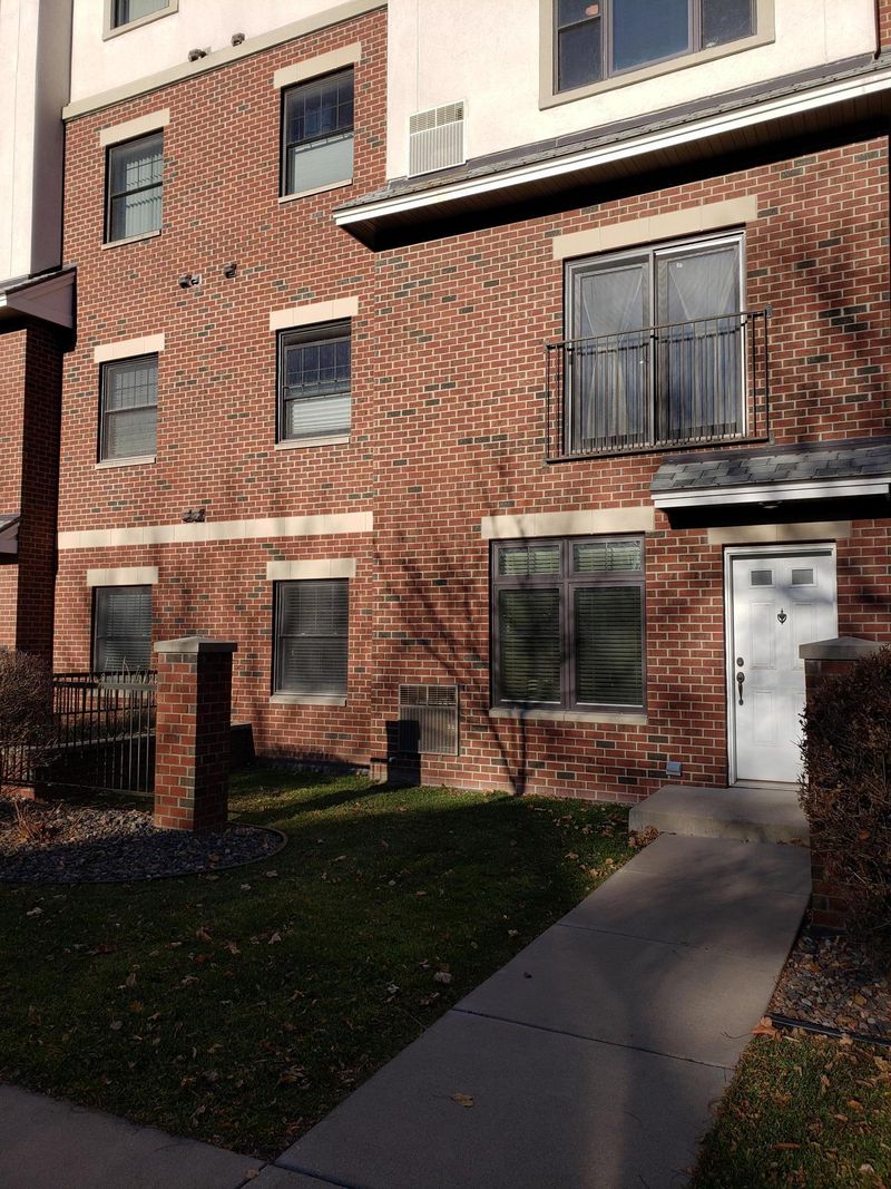 619 8th St SE #113, Minneapolis, MN 55414