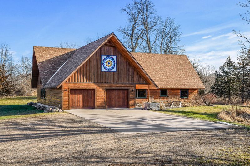 15088 Pleasant Valley Rd, Center City, MN 55012