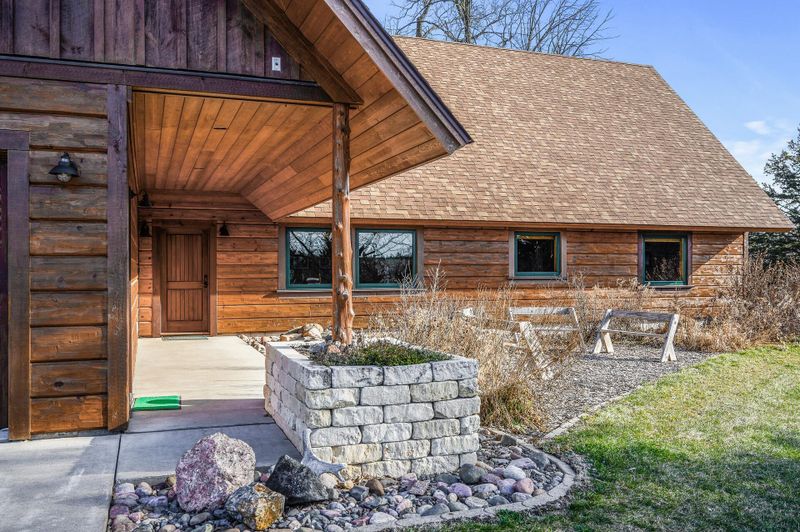 15088 Pleasant Valley Rd, Center City, MN 55012