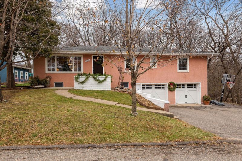 3007 Bay St, Wayzata, MN 55391