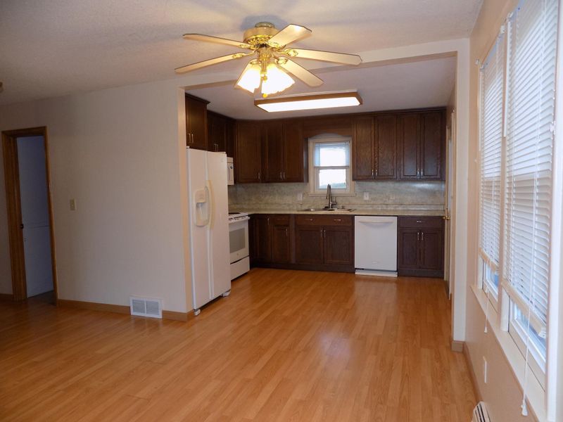 1409 Oak Beach Dr, Fairmont, MN 56031