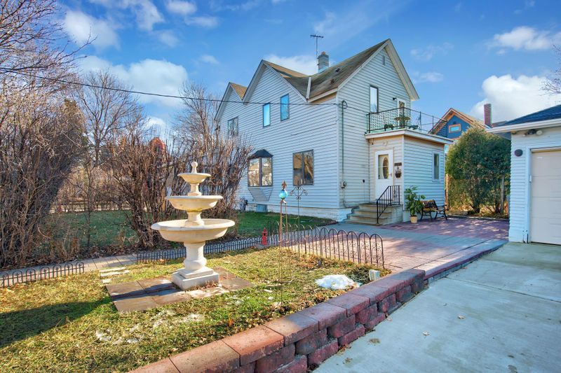 403 Stryker Ave, Saint Paul, MN 55107