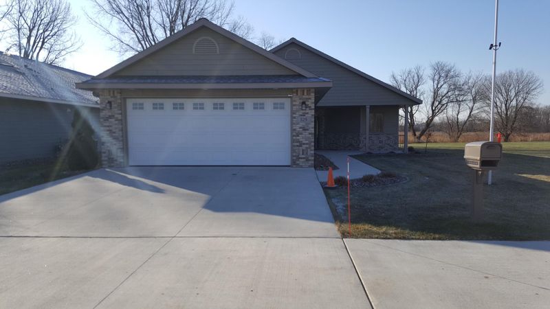 329 15th Ave NW, Willmar, MN 56201