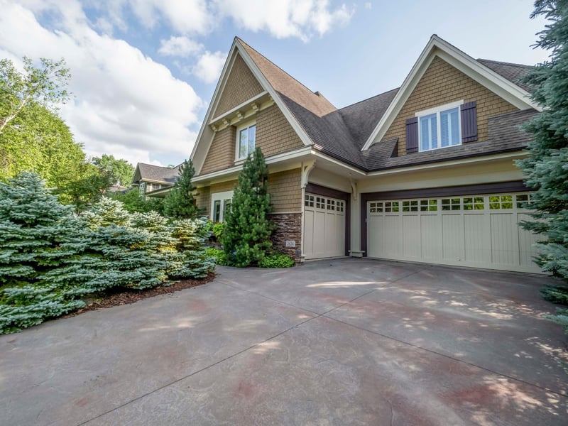 2624 N Saunders Lake Dr, Minnetrista, MN 55364