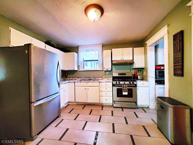 1014 Robert St S, West Saint Paul, MN 55118