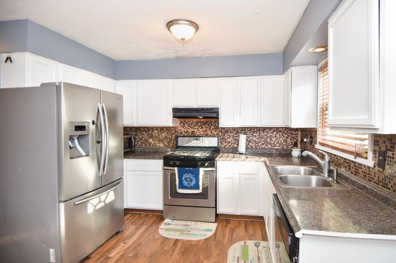 3642 Brookdale Dr N, Brooklyn Park, MN 55443