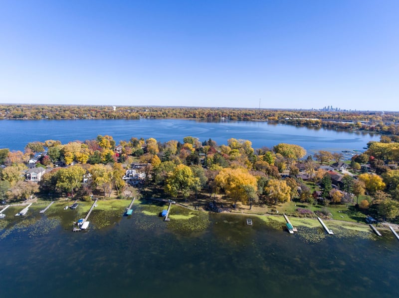 157 Peninsula Rd, Medicine Lake, MN 55441