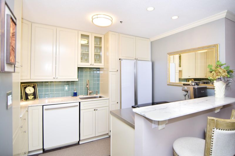 3131 Excelsior Blvd #104, Minneapolis, MN 55416