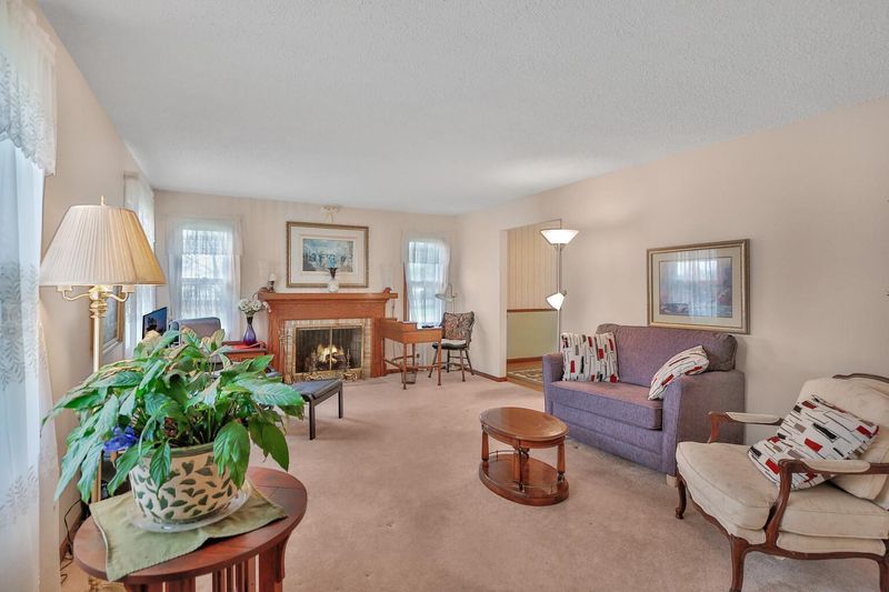 10709 Brunswick Cir, Bloomington, MN 55438