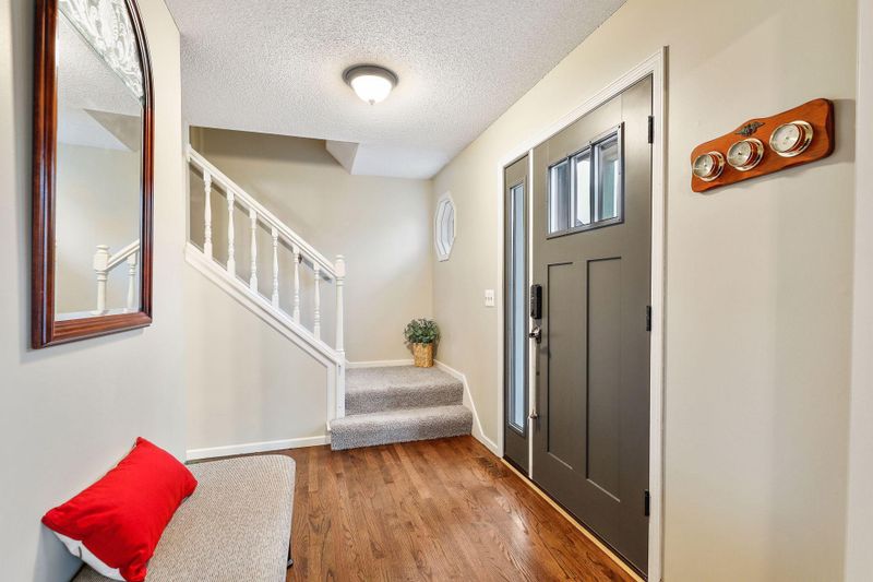 9215 Cornell Rd, Woodbury, MN 55125