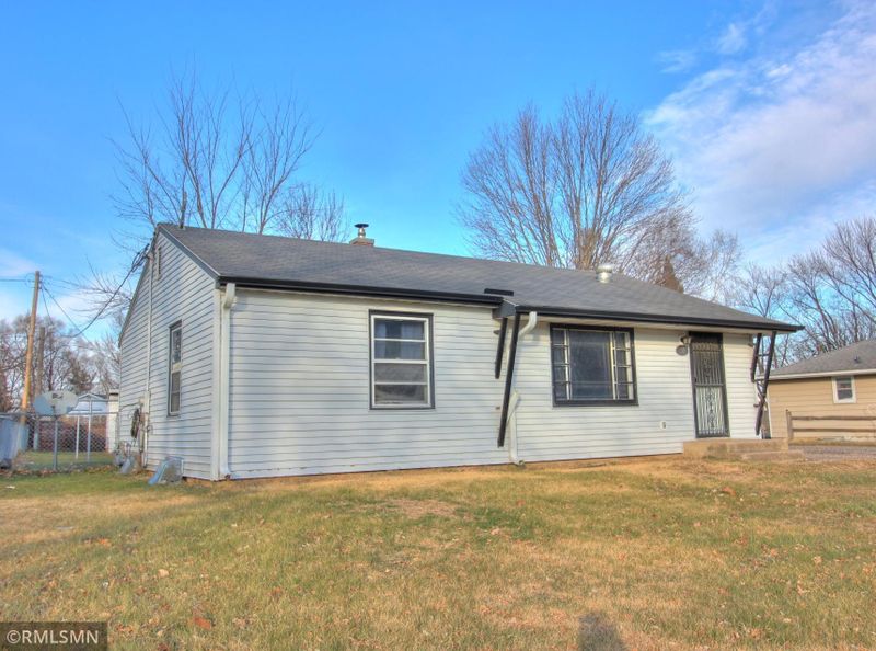 132 Fairview Ln, Red Wing, MN 55066