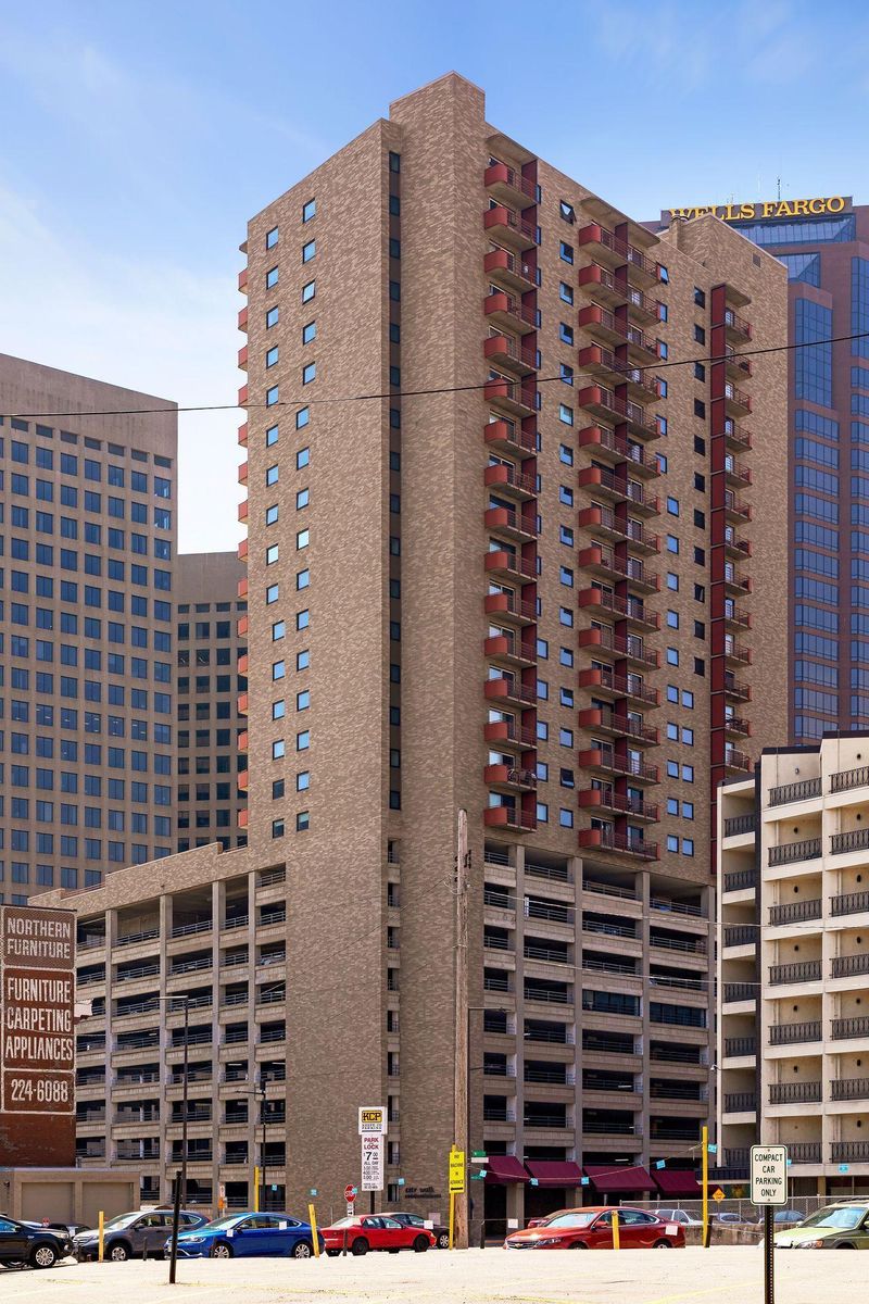66 9th St E #2105, Saint Paul, MN 55101