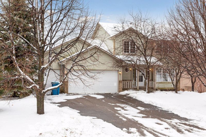 7915 Highpointe Rd, Woodbury, MN 55125