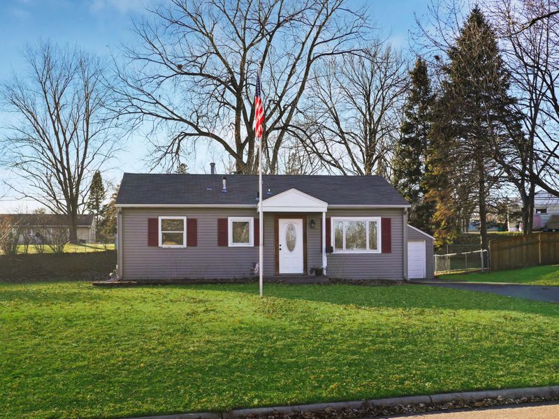 5879 Quebec Ave N, Crystal, MN 55428